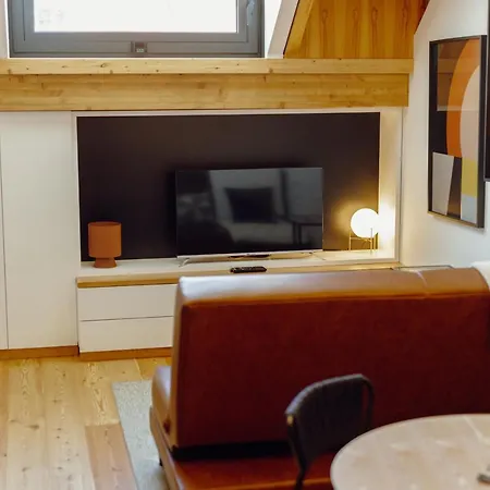 Elegant Downtown By Vacationy