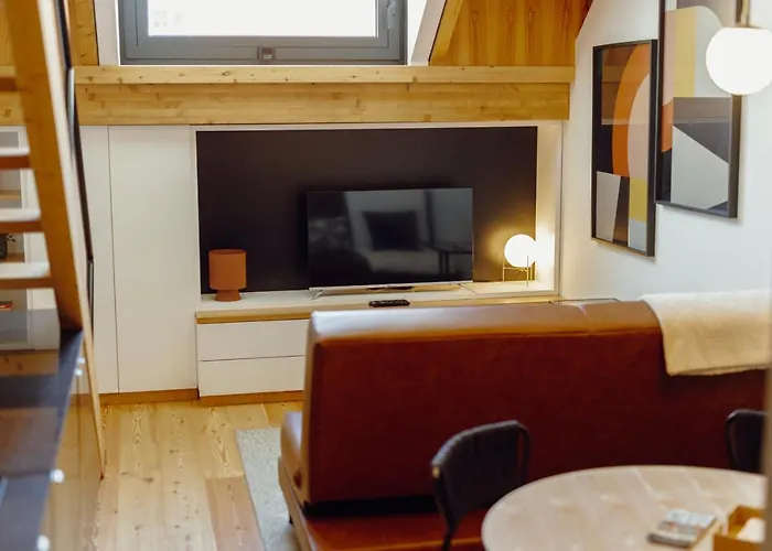 Elegant Downtown By Vacationy